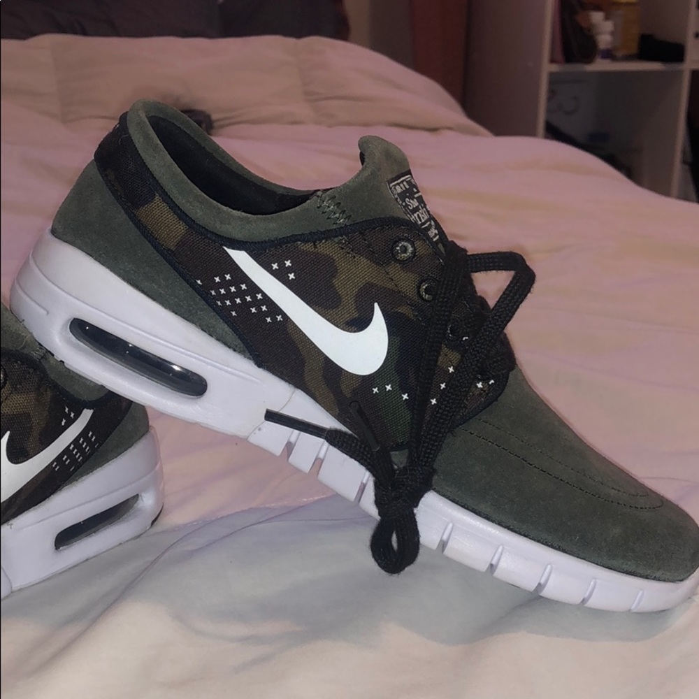 Camo Nike’s
